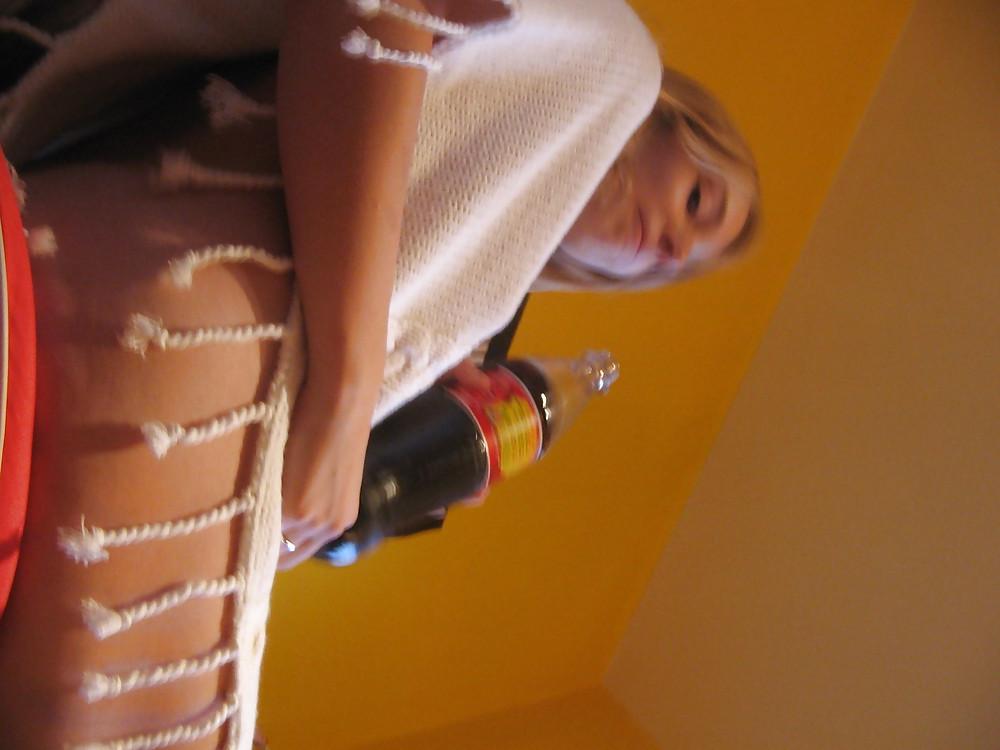 25P Sexy teen amateur exposes her beauty