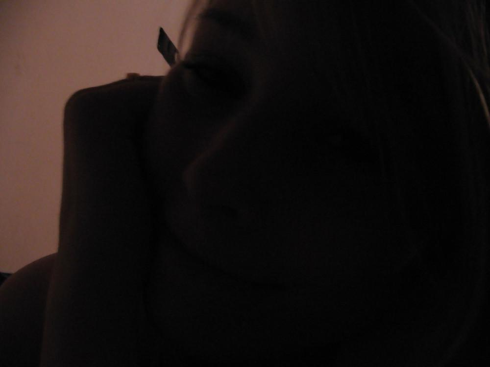 25P Sexy teen amateur exposes her beauty