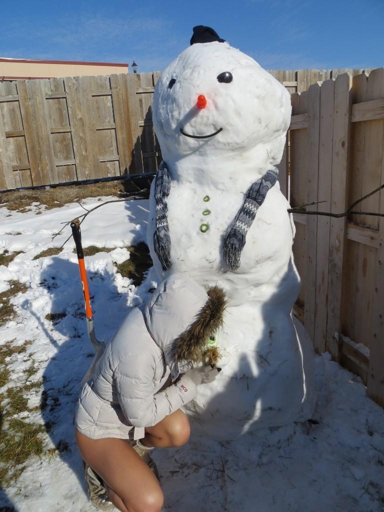 16P Amateur midwest teen sucks a snowman outside
