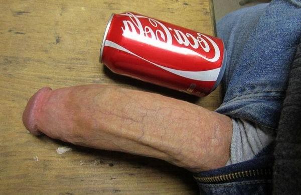 16P Naked amateur guy with big white dick