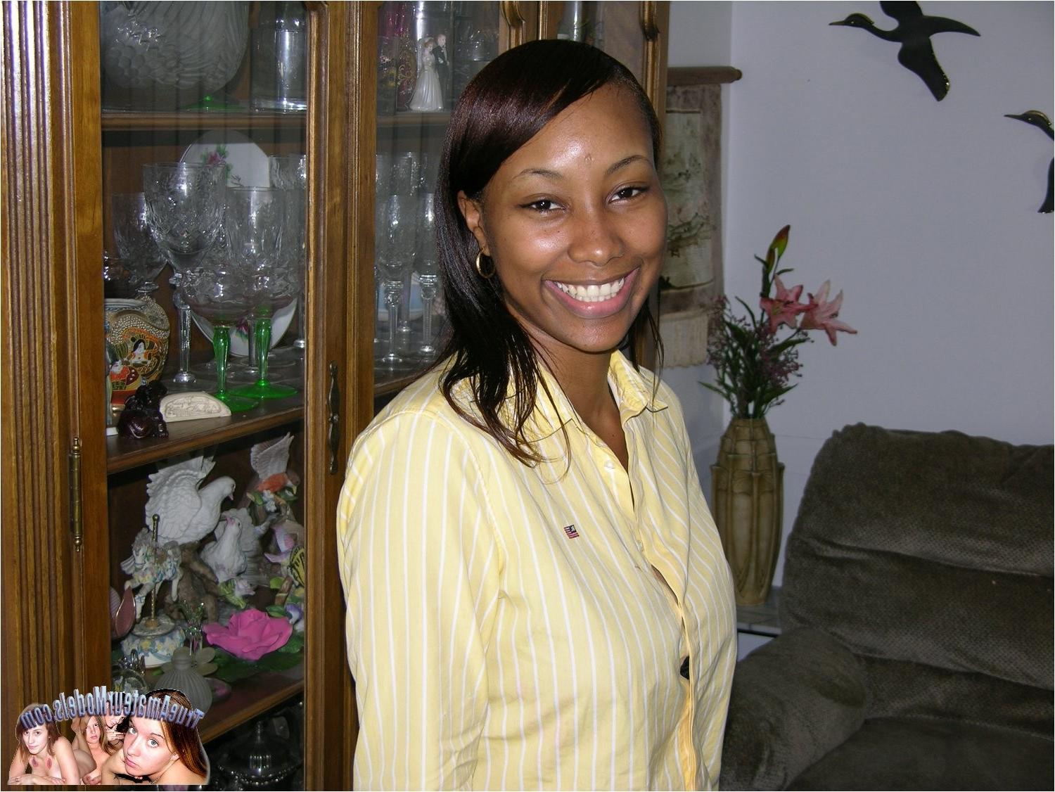 10P Hot And Sexy Amateur Black Girl Modeling Nude For You