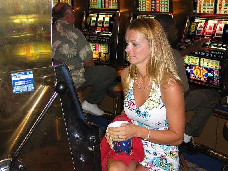 15P Alluring naked mom