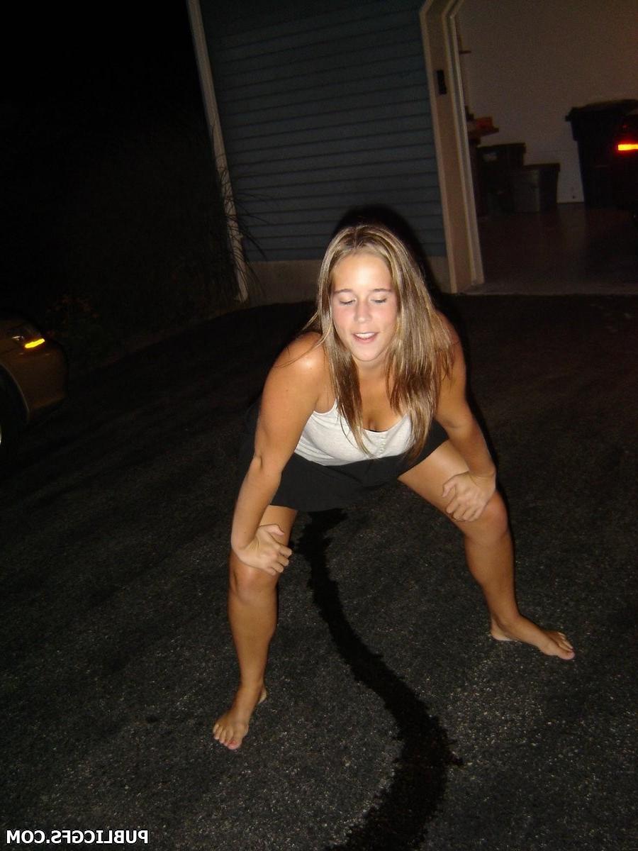 16P Hot Girlfriends Flashing Naked In Public Extreme Voyeur Delight Amateur Babes