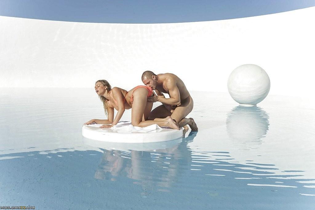 15P Outdoor anal sex scene with Mia Malkova and big cock at the pool