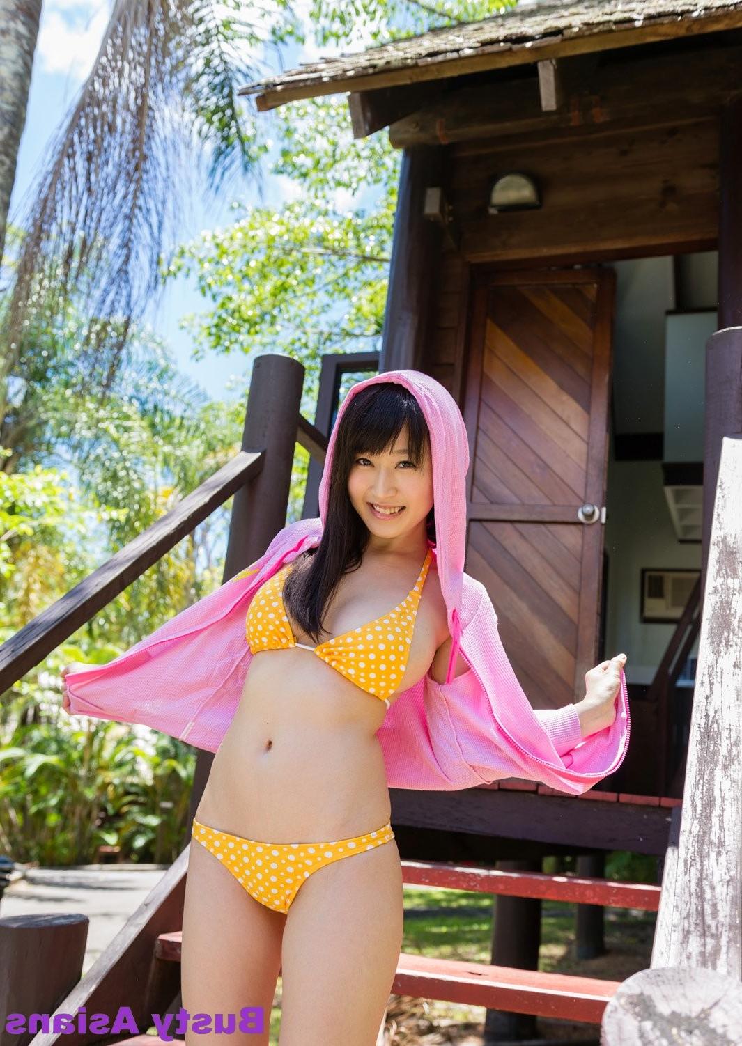 15P Busty teen model Arisa Misato posing outdoors in yellow bikini