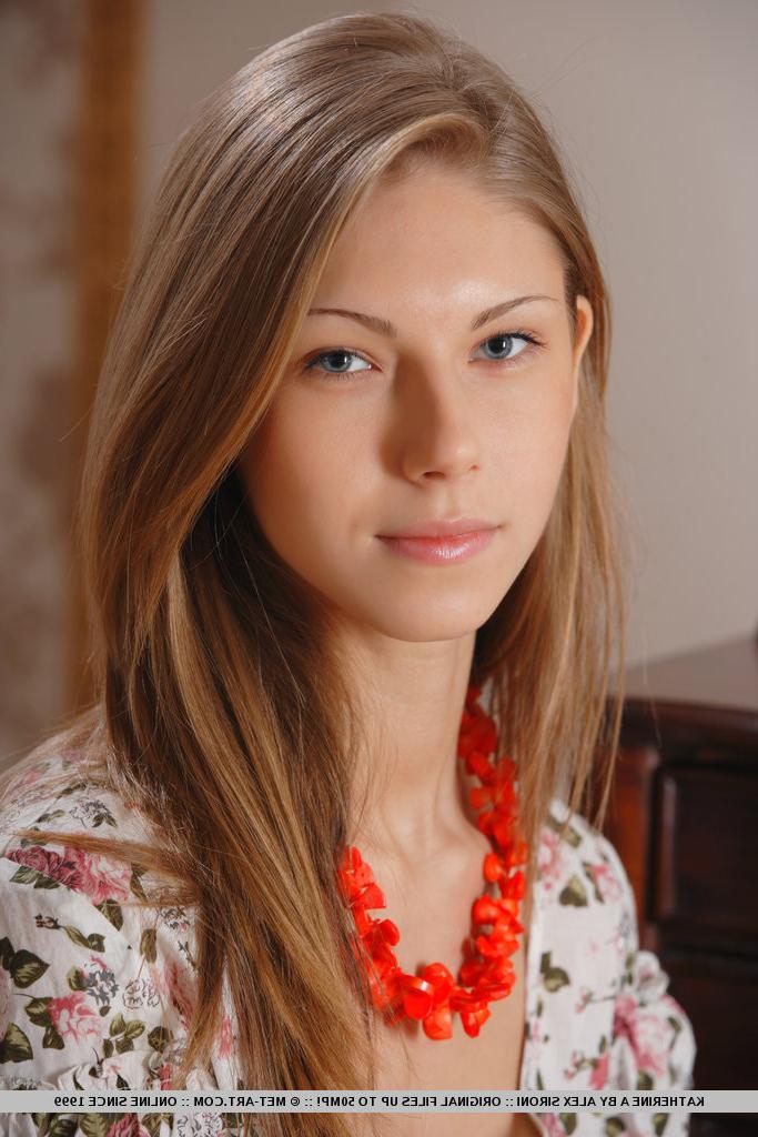 18P Effortlessly beautiful and alluring, Katherine naughtily lifts