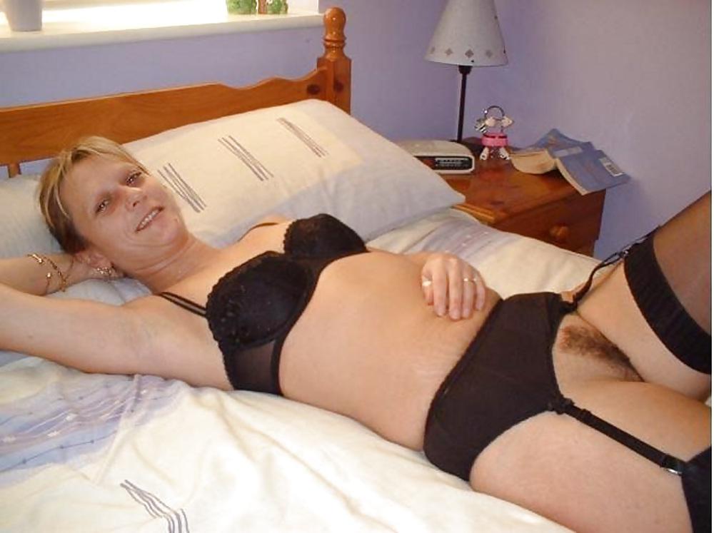 25P Amateur Hairy Moms