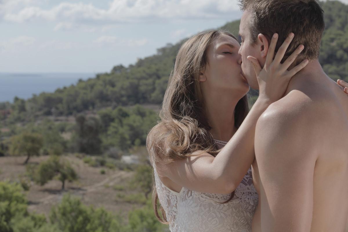 17P Busty babe Connie making love outdoors