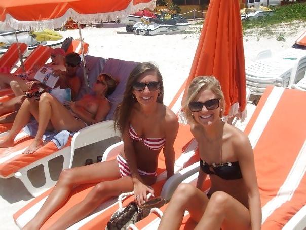 25P Amateur beach girls
