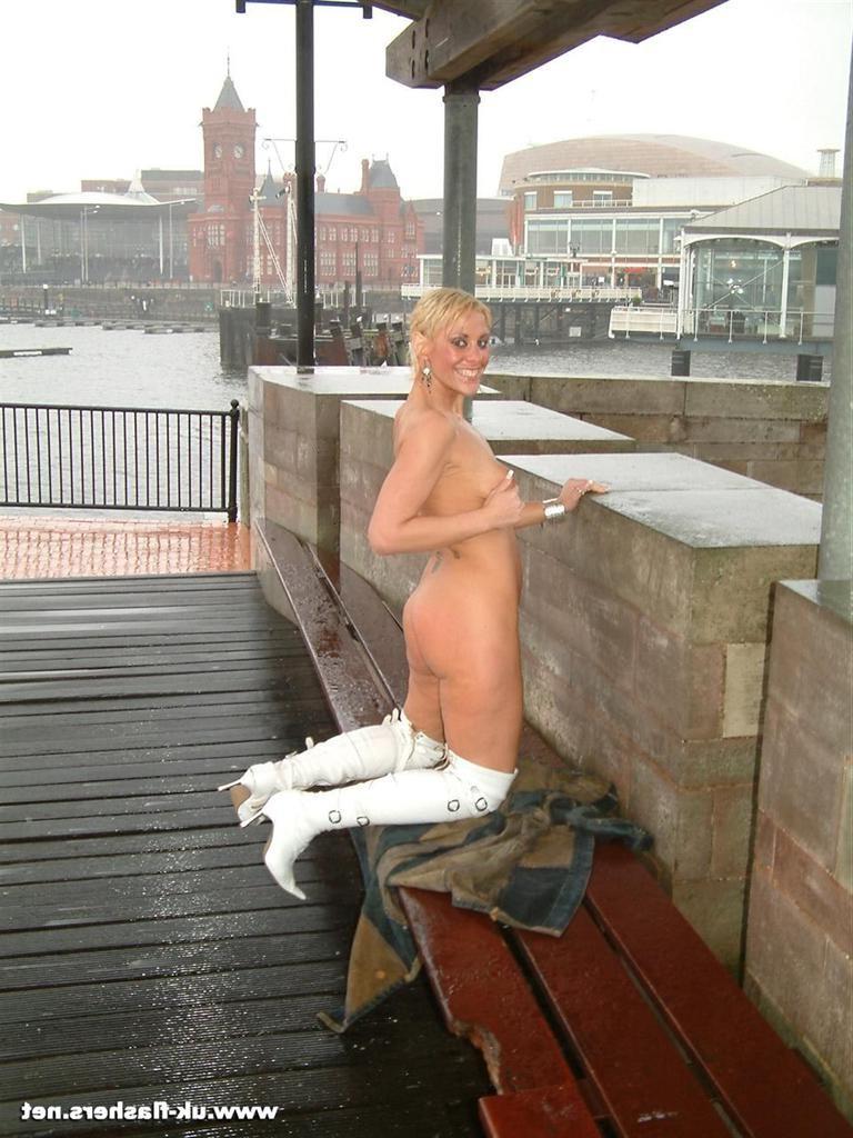 15P Three amateur babes outdoor flashing and public nudity with Loz Lorrimar, Cryste
