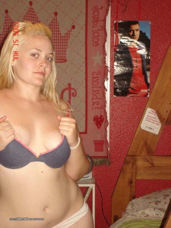 15P Chubby amateur girlfriend teasing on camera