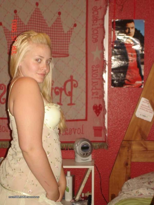 15P Chubby amateur girlfriend teasing on camera