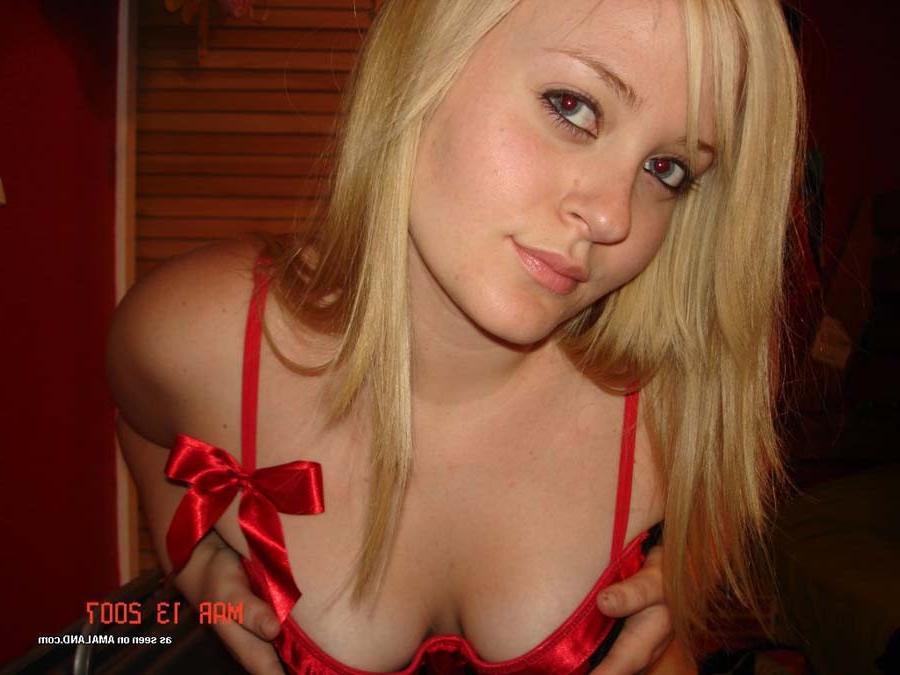 15P Chubby amateur girlfriend teasing on camera