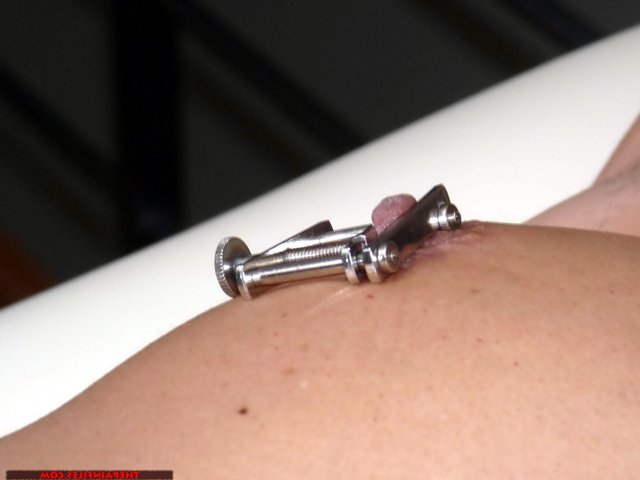 16P Belgian needle bdsm and extreme female torture of amateur slave girl Melissa
