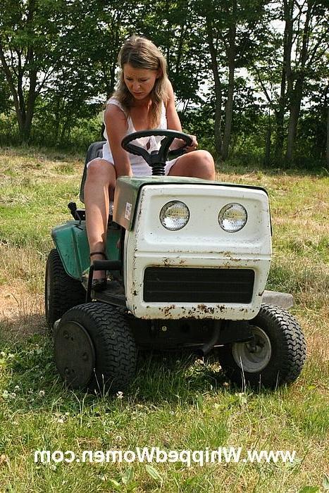 17P Babe gets tortured outdoor