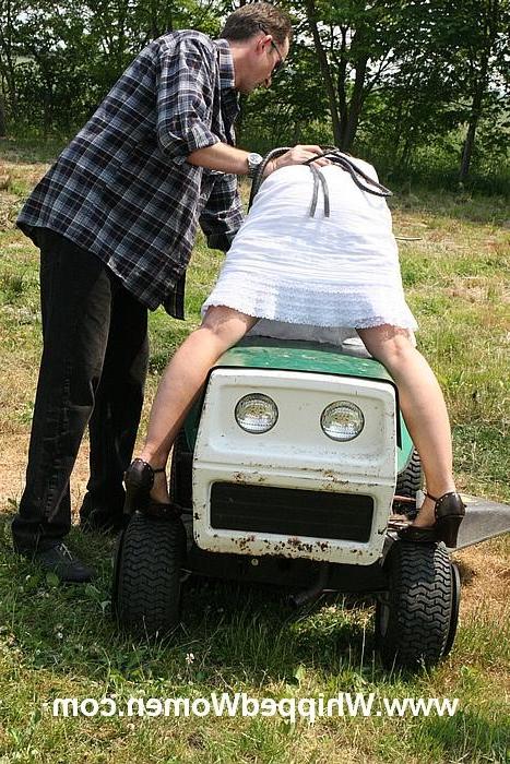 17P Babe gets tortured outdoor