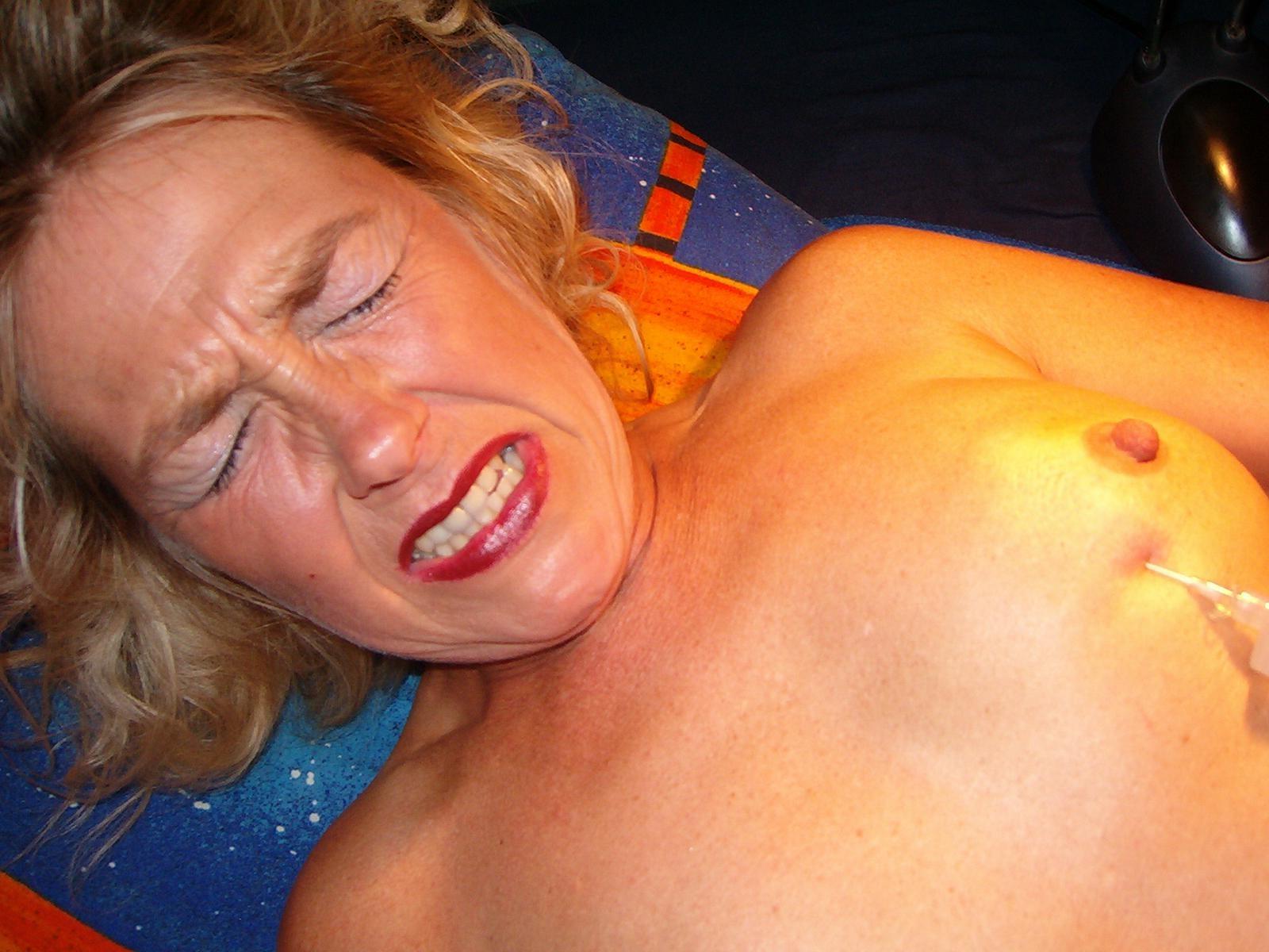 16P Sadistic amateur bdsm and extreme needle pain of mature german slavegirl Tri