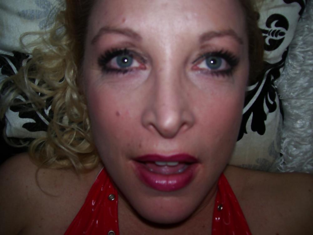 24P Busty amateur mature milf in heels sucking and fucking
