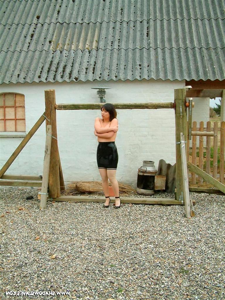 15P Latex outdoor bondage babe
