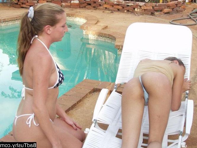 16P outdoor bdsm spanking action
