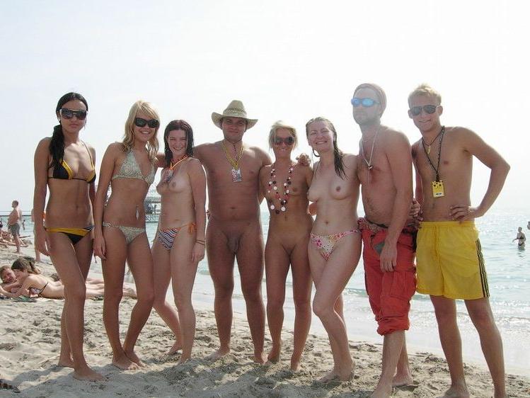 15P Hot naked dance gets an all over tan at the beach
