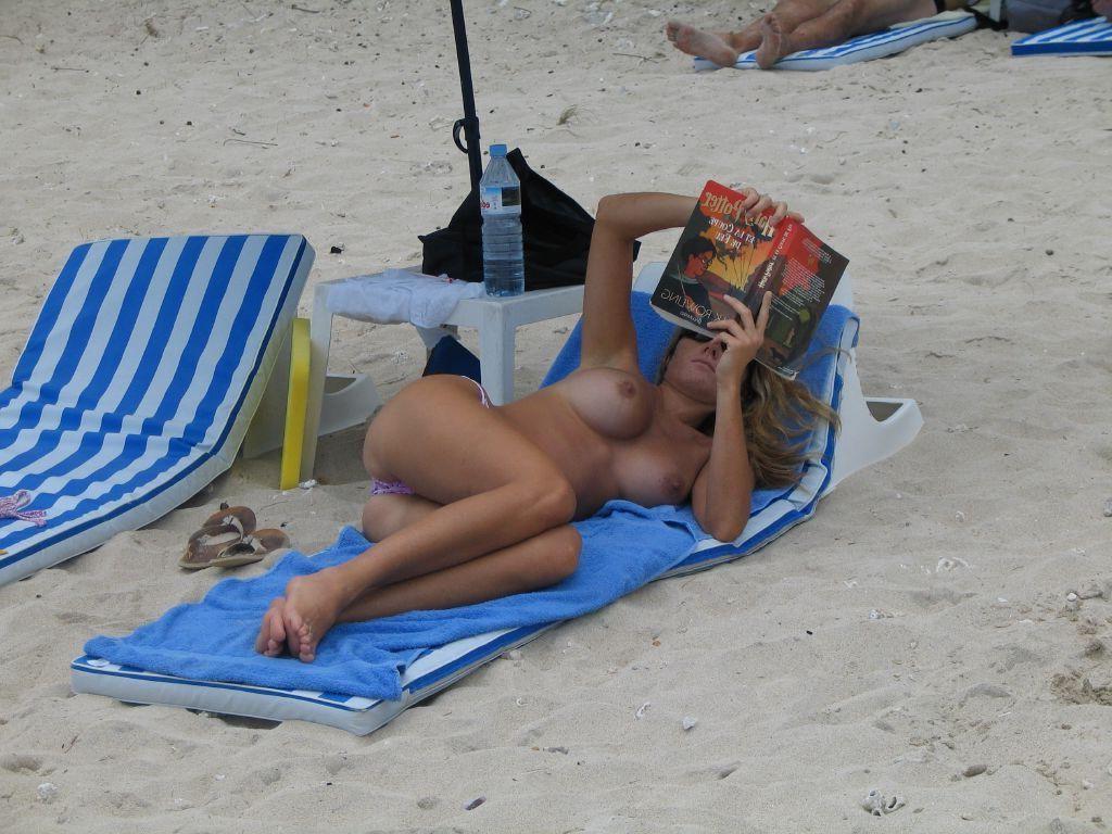 15P Hot naked dance gets an all over tan at the beach