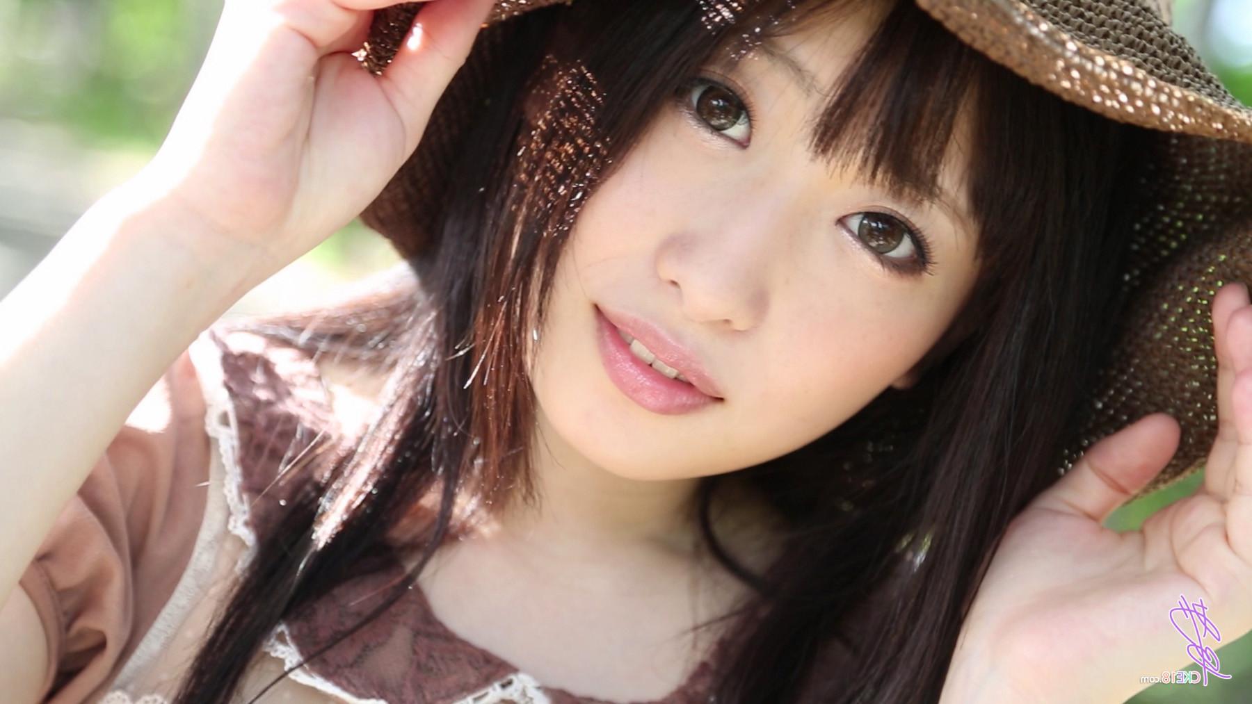 15P Cute Japanese tease outdoors