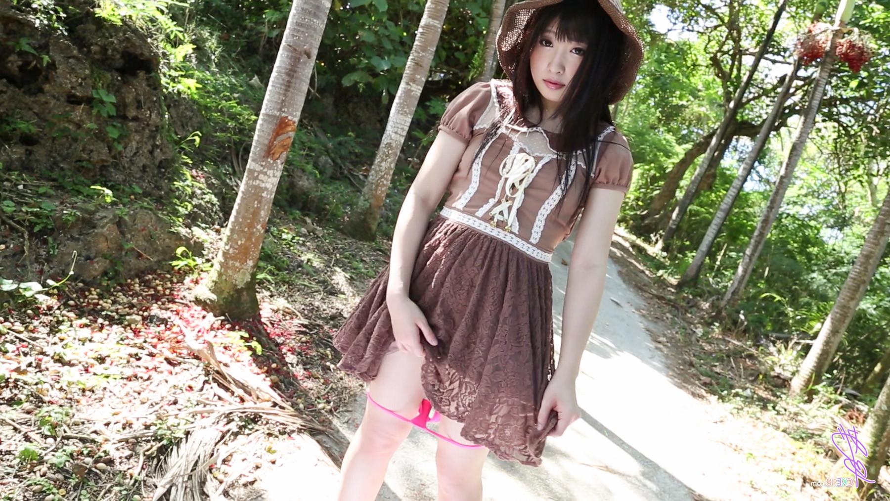 15P Cute Japanese tease outdoors