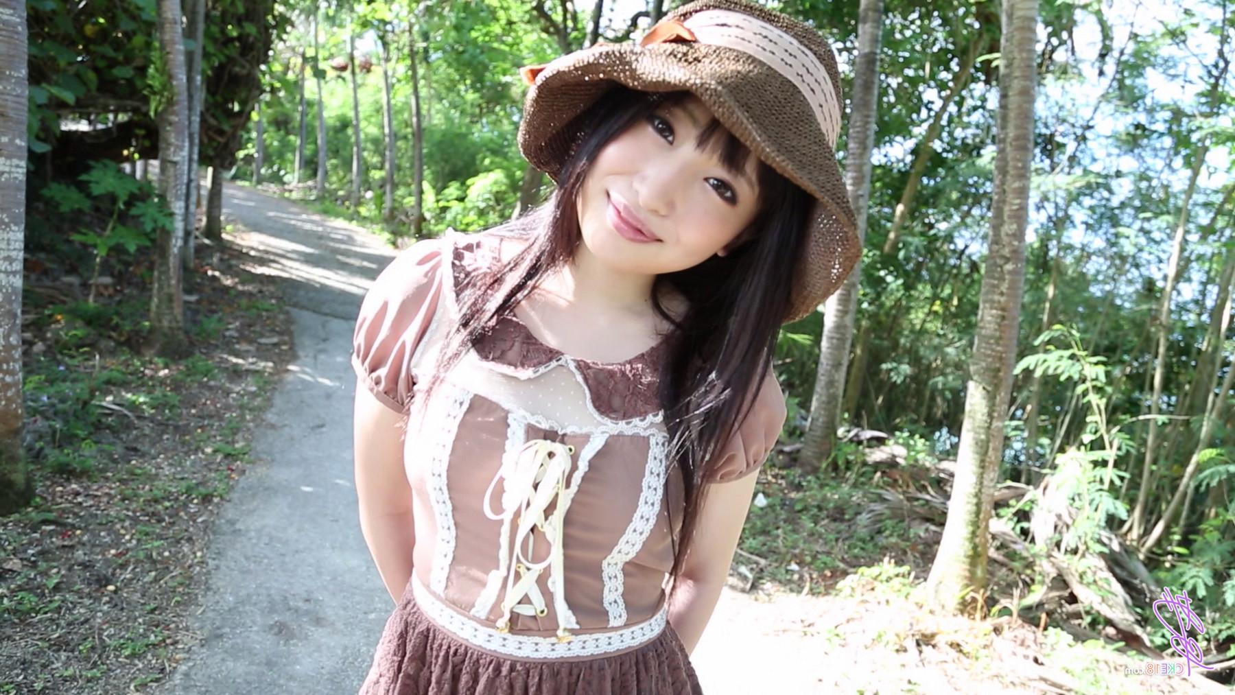 15P Cute Japanese tease outdoors