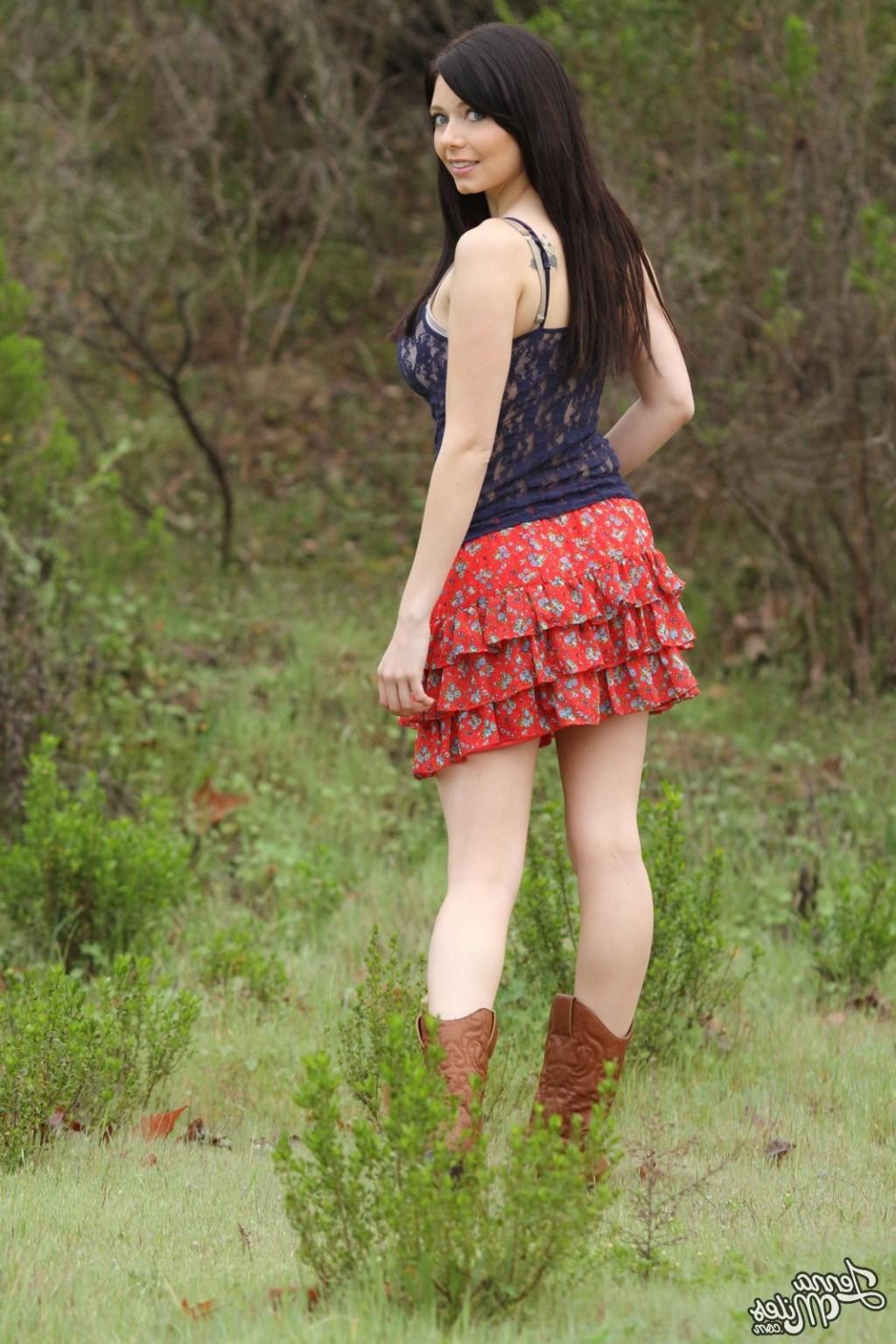 15P Busty teen country girl outdoors