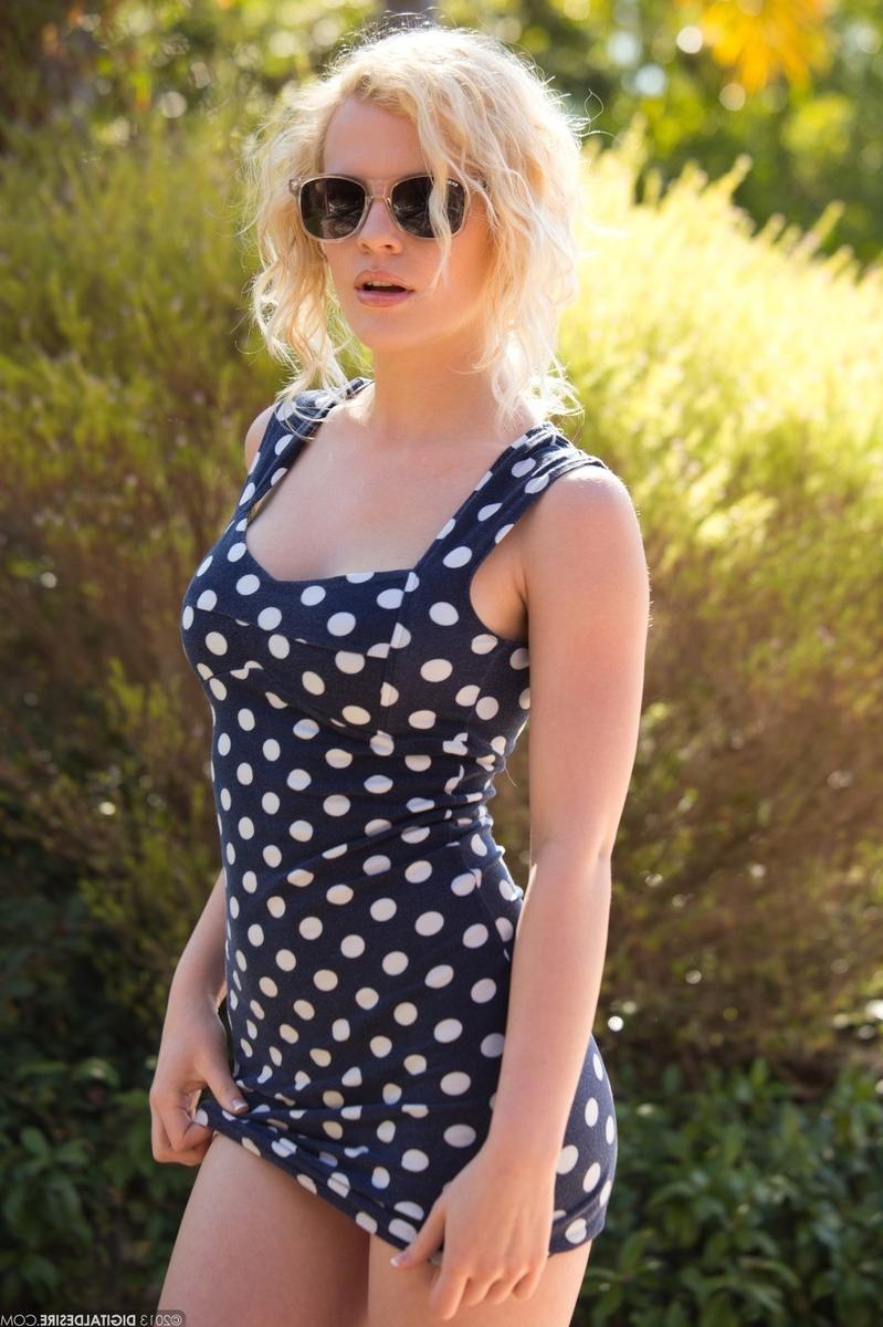 15P Busty erotic blonde babe Catie Parker teasing outdoors