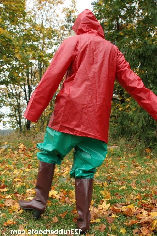 20P Big boobs girl in rubber rainwear fetish fun outdoors.