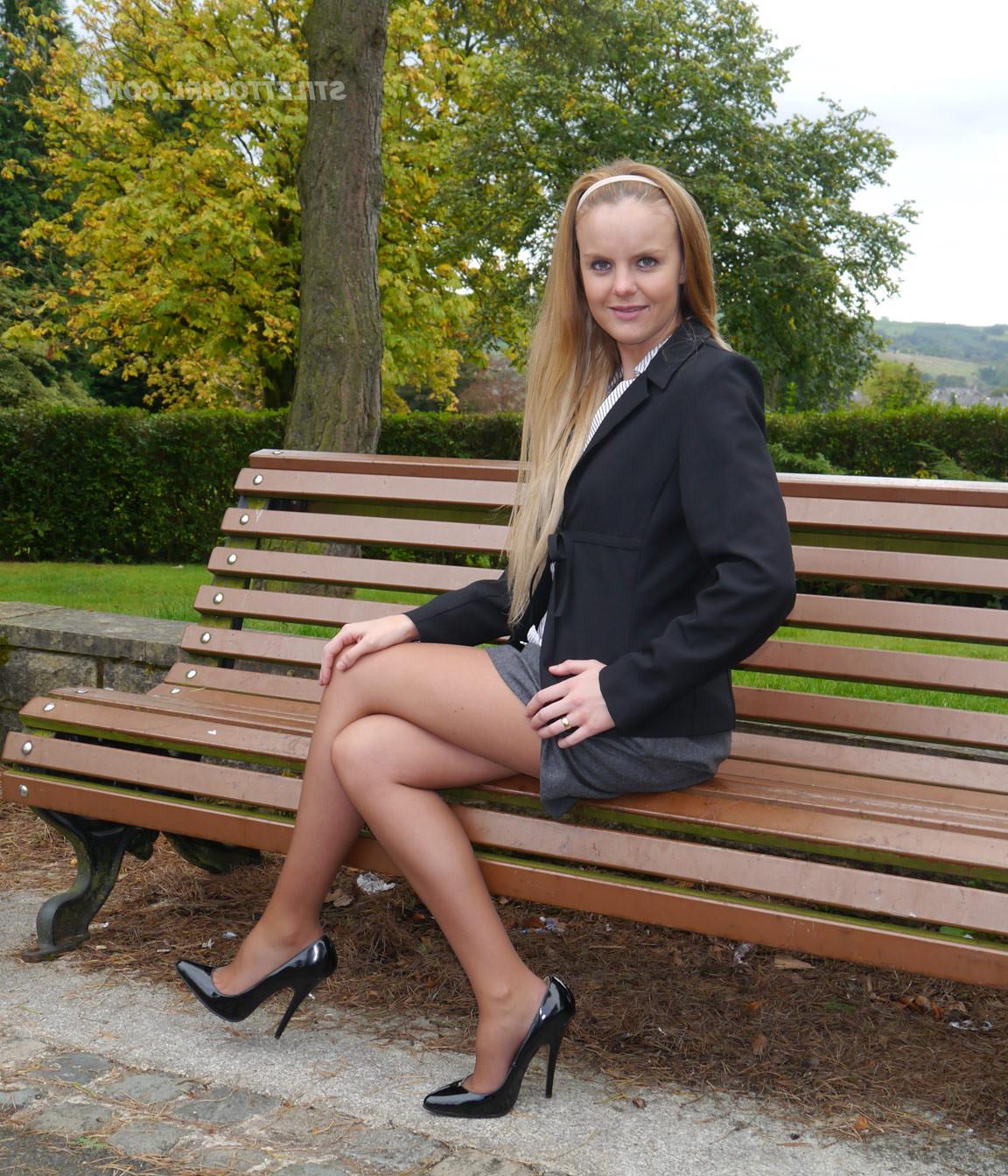 16P Cute blonde is outdoors in tall black high heel shoes and sexy n