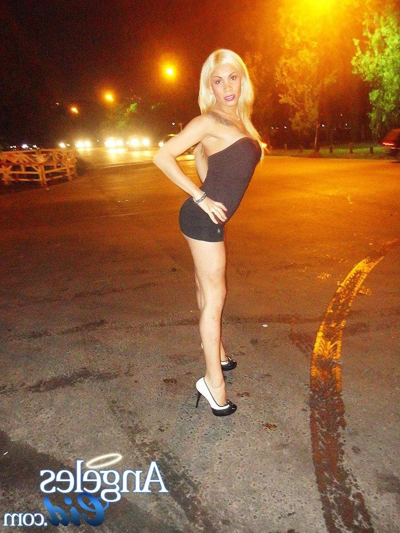 14P Shemale Angeles Cid naked outdoors on public road