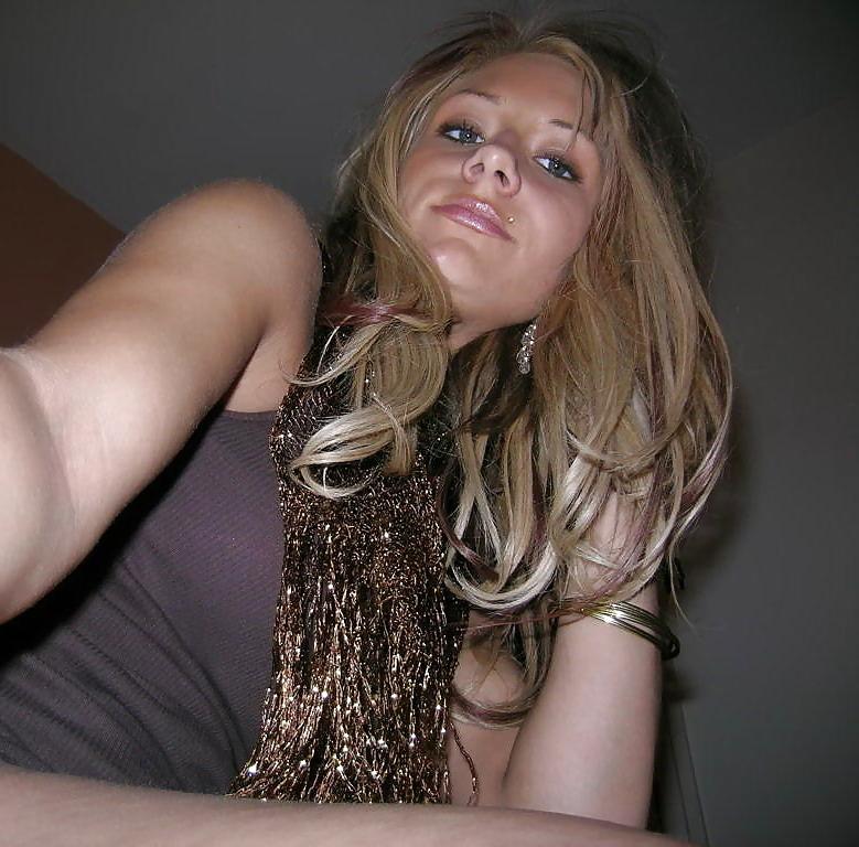 25P BLONDE BUSTY AMATEUR...SO BEAUTIFUL & SEXY