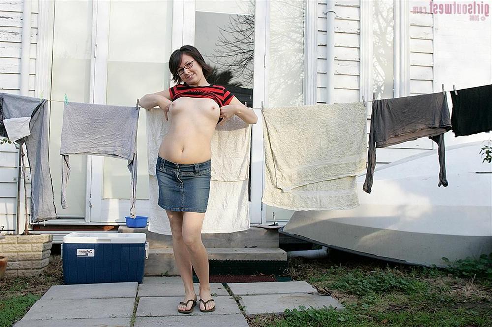 16P Amateur babe with nice tits gets naked and drinks beer outdoors