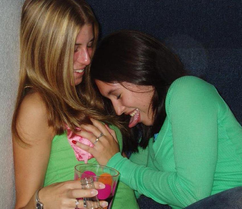 15P Really drunk amateur girlfriends going wild