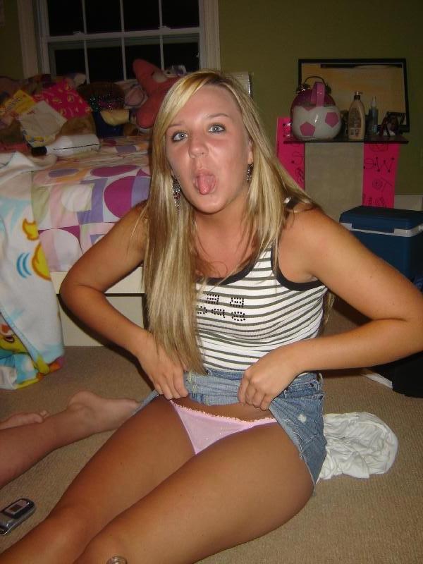 15P Really drunk amateur girlfriends going wild