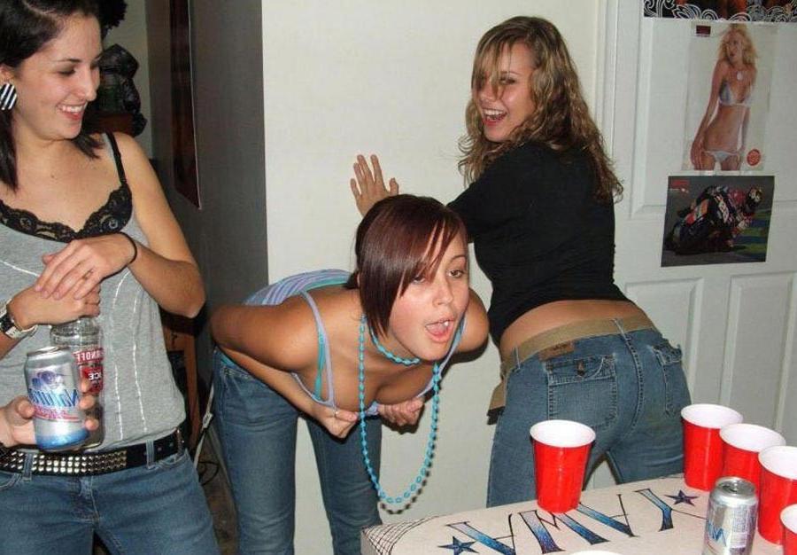 15P Really drunk amateur girlfriends going wild