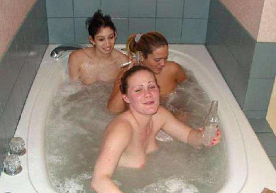 15P Really drunk amateur girlfriends going wild