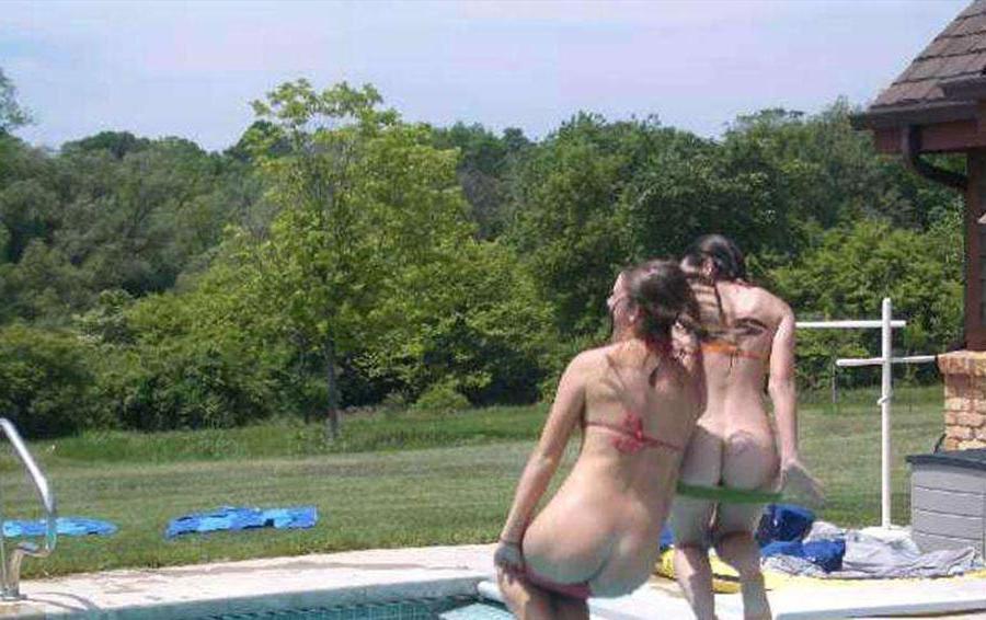 15P Really drunk amateur girls at a pool party