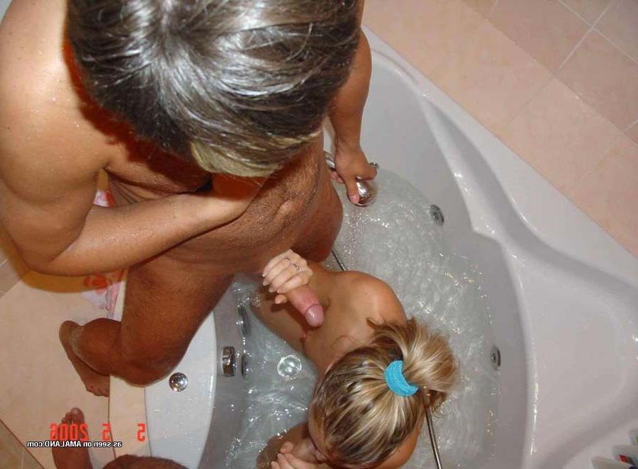 15P Real amateur girlfriends having threesomes
