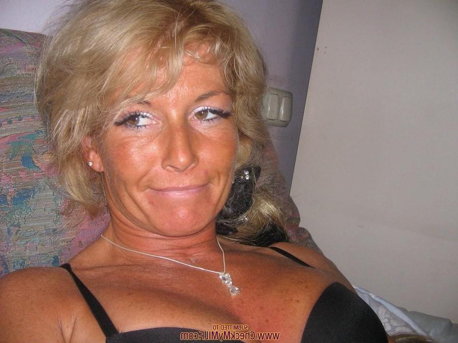 15P Mature amateur blonde