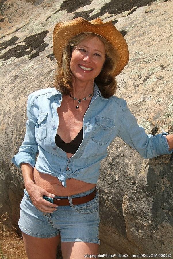 15P Alluring Blonde Mature Lady Gets Naked Outside While Hiking