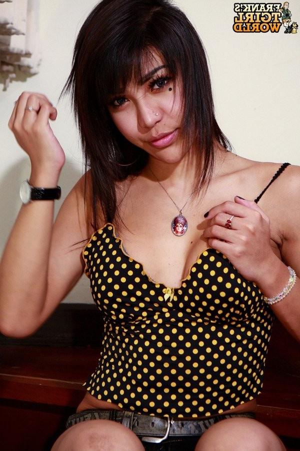17P Alluring Asian Tgirl Puts A Dildo Up Her Sweet Ass