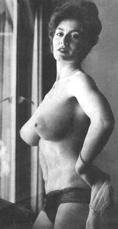 19P Sabine Demois - Alluring and characterful
