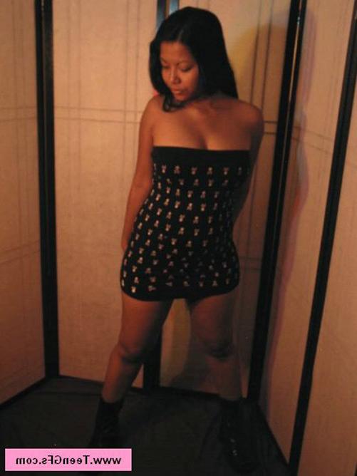 17P Solo amateur ebony teen with big tits trying sexy lingeries