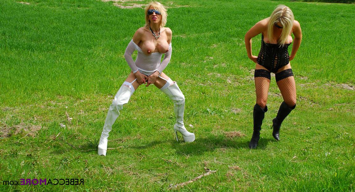 12P Rebecca loves to piss outdoors