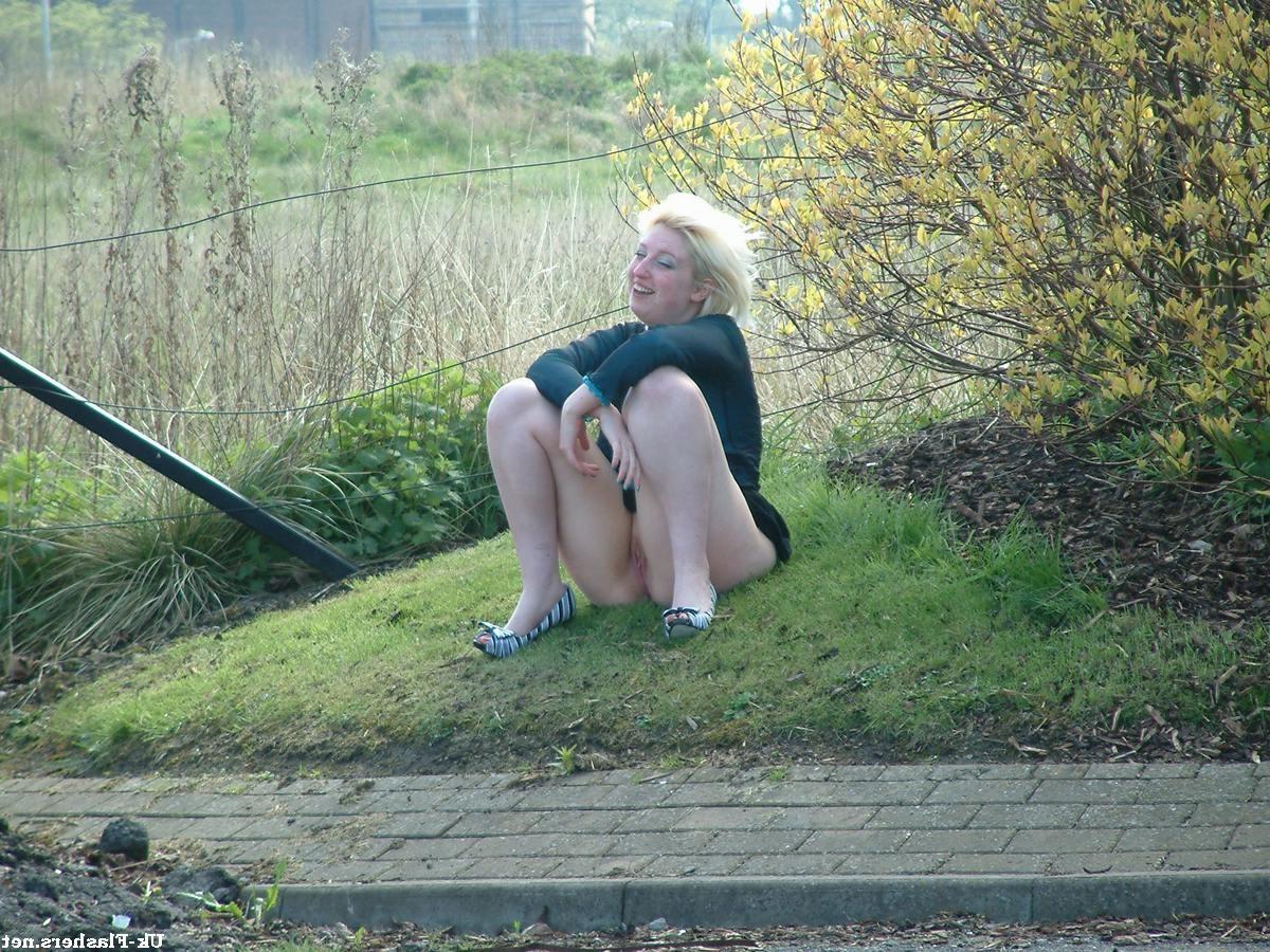 16P English amateur flashing and blonde babes public nudity with cute exgirlfriend Y