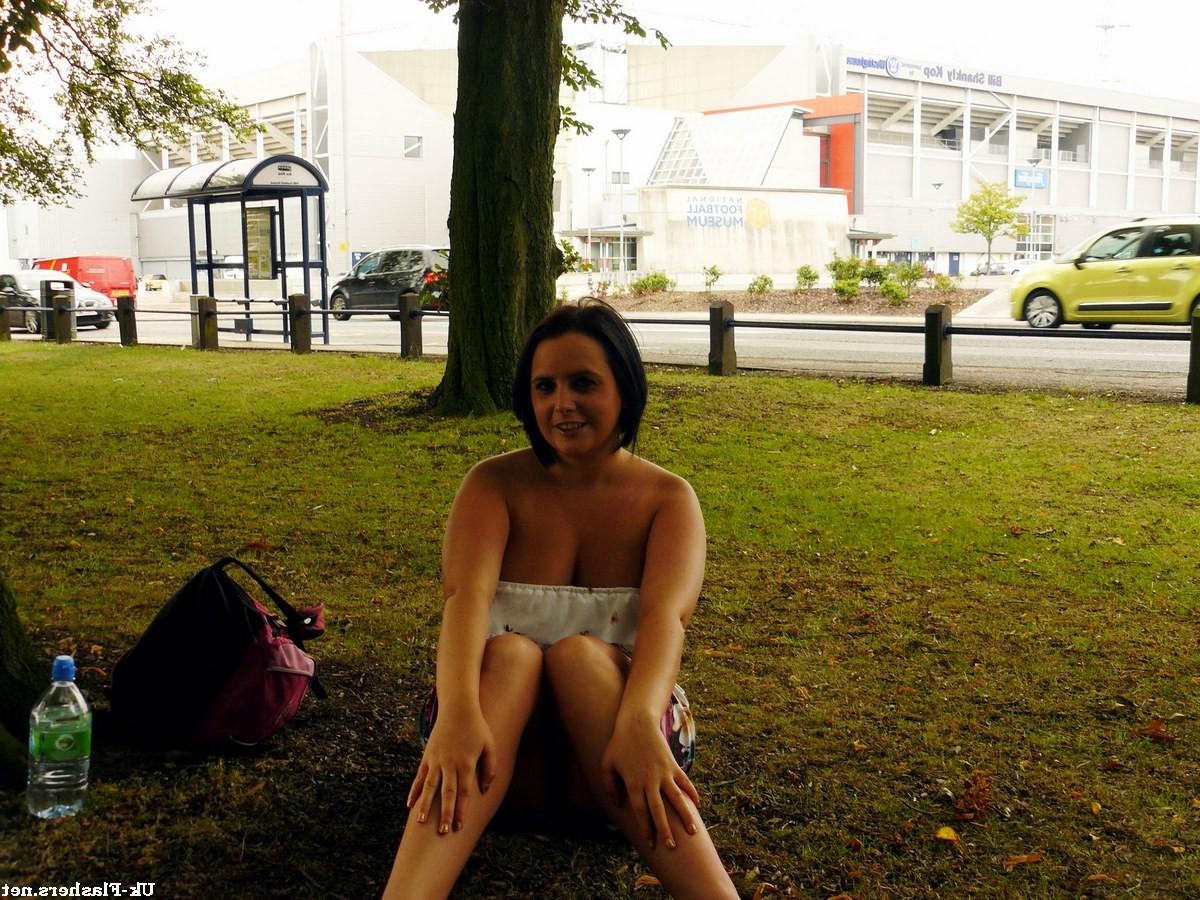 16P Amateur public nudity and english babes Emma Louise and Sarah Jane flashing nude
